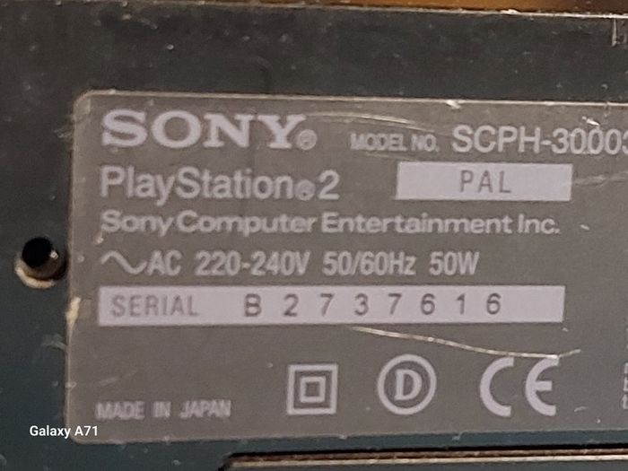 Playstation 2 Model SCPH-30003 R, Powers on and off, Opens and closes disk tray, Comes with power lead only