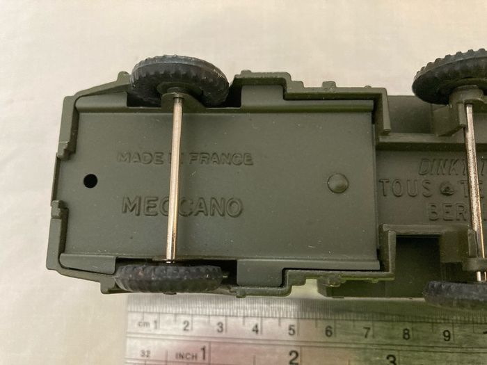 Dinky 818. Camion Militaire Berliet tous terrains. Meccano French manufactured. In box. Excellent condition.