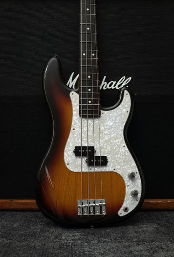 Fender MIJ Hybrid II Precision Bass with Rosewood Fretboard - Metallic 3-Color Sunburst