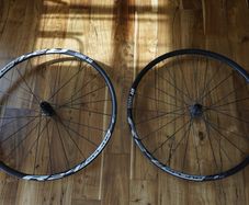 DT Swiss R24 Spline db wheel set, scuffed, disc brake, Centerlock