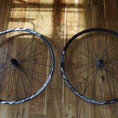 DT Swiss R24 Spline db wheel set, scuffed, disc brake, Centerlock