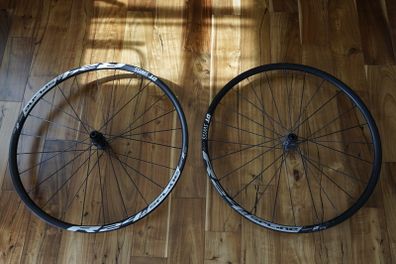DT Swiss R24 Spline db wheel set, scuffed, disc brake, Centerlock