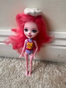Enchantimals Petya Pig Baking Buddies Mini Doll Used Please see photos