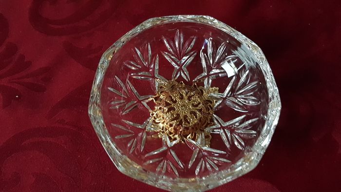 Killarney Crystal Cut Crystal Glass Happy Anniversary Lidded Jewelry Dish / Bowl With 22 Carat Gold Cover Handle and Footed Base Finishing Made In Ireland