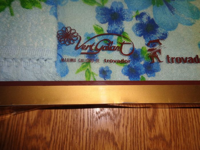Vintage Spanish Towel Set for Sale