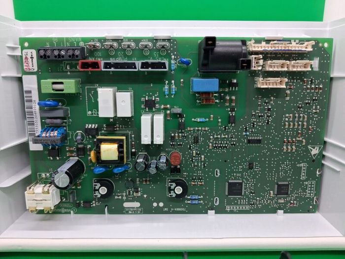 Postage - Viessmann PCB Vitodens 100W Boiler Control Board 7841748