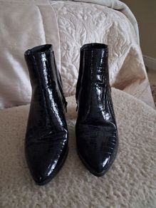 Ladies boots