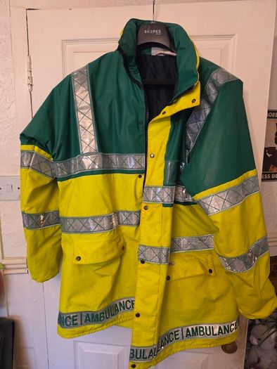 Ambulance Paramedic EMT Doctor First Aid Responder Waterproof Jacket XL