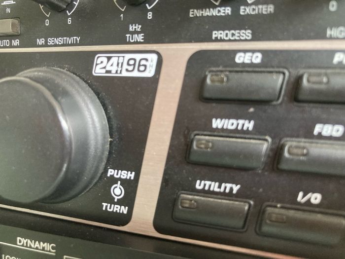 Behringer Ultra Curve DEQ 2496
