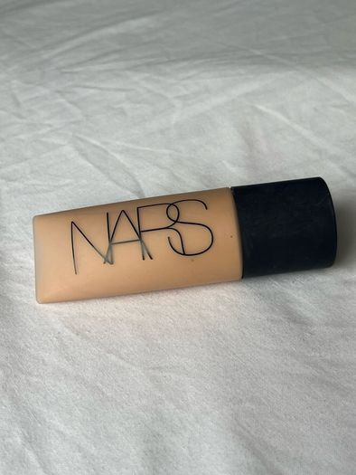 NARS Soft Matte Complete Foundation 45ml Barcelona Medium 4