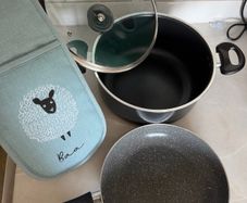 Move-out kitchen utensils/cookware sale