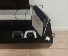 PlayStation 5 Slim Disc Edition (1TB) + 2 Controllers