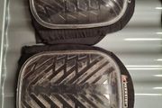 Knee pads