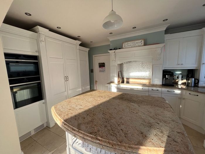 Solid wood in frame kitchen