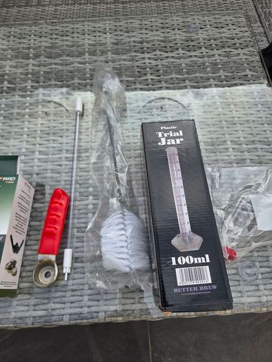 Complete Home Brewing Starter Kit + Bottles (Glass & Plastic)