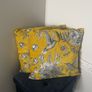 Pair of velvet cushions Image 4