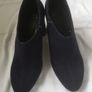 navy suede Image 3