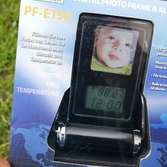 Mustek Digital Clock Pictures Travelphoto Frame Holds 70 Pictures Model PF-E150