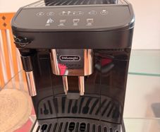 De'Longhi Magnifica Evo coffee machine