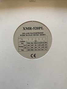 Splash waterproof wide range music horn
