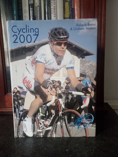 UCI Cycling 2007 - Signed Official Publication