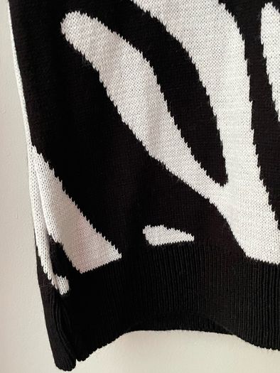 Boohoo Zebra Print knitted tank top size small