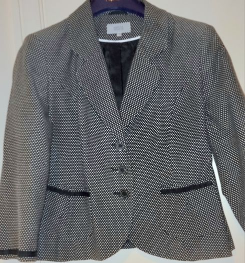 M & S Cropped Black and White Single Breasted Blazer XL