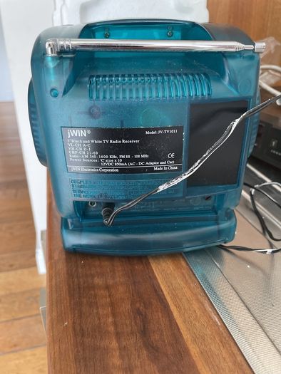 jWIN personal tv with am/fm radio