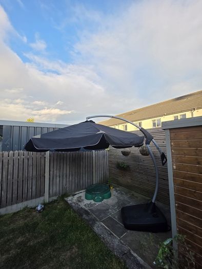Large parasol