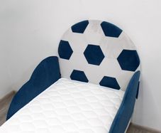 Kids bed with mattress, storage and lifting mechanism