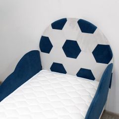 Kids bed with mattress, storage and lifting mechanism