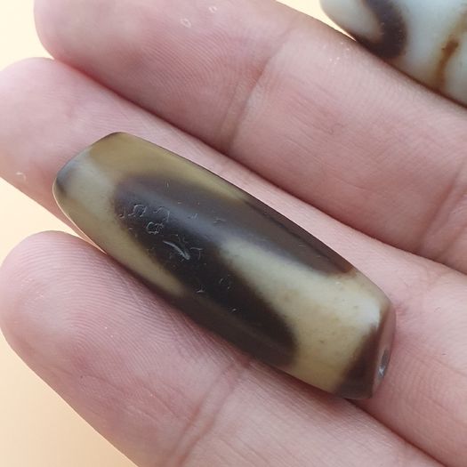 Lot of 2 Vintage Himalayan Tibetan Zigzag Pattern Agate Bead Amulets