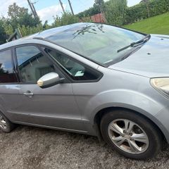 Ford Galaxy breaking