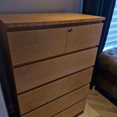 chest of drawers