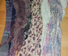 6 Womens scarfs