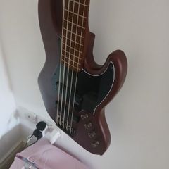 Squier Contemporary Active Jazz Bass V HH - Burgundy Satin- Sweetwater Exclusive