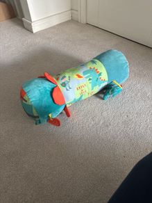 Infant tummy time roller
