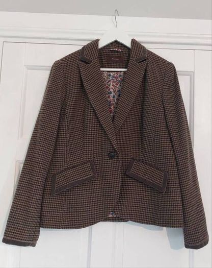 Savoir Blazer Postage Included