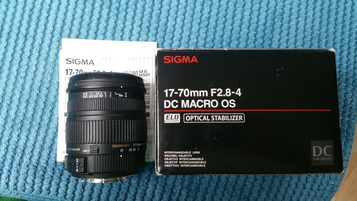 Lens Sigma 17-70mm / F2.8  Dc Macro Os For Sony