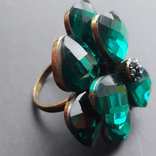 Dress ring 3 for price of 2 on all jewellery and clothing