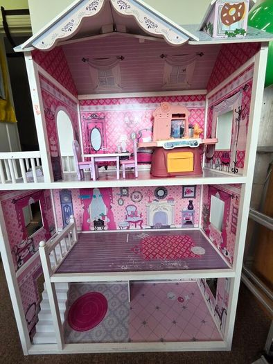 Doll house