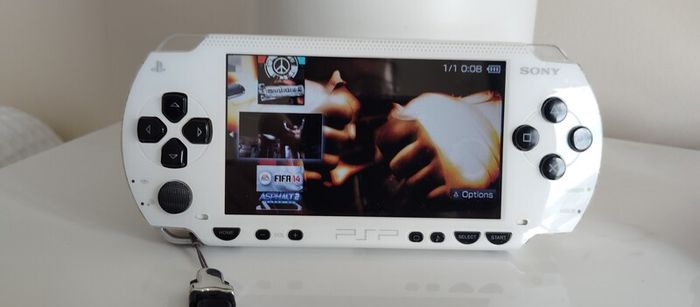 PSP 1004 White Modded 2 Batteries Original OSTENT new 64gb original charger