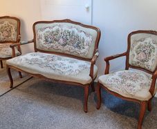 Elegant Antique-Style Furniture Set