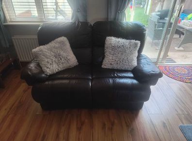 leather 3 seater and 2 seater