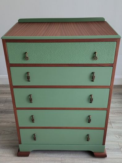Vintage chest of drawers