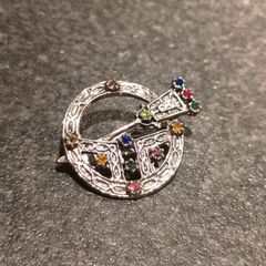kilt pin