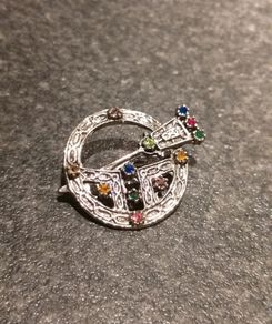 kilt pin