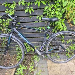Giant Hybrid Bike