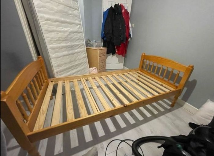 3 single beds all same