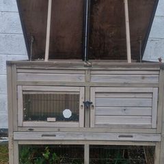 Large Rabbit Hutch